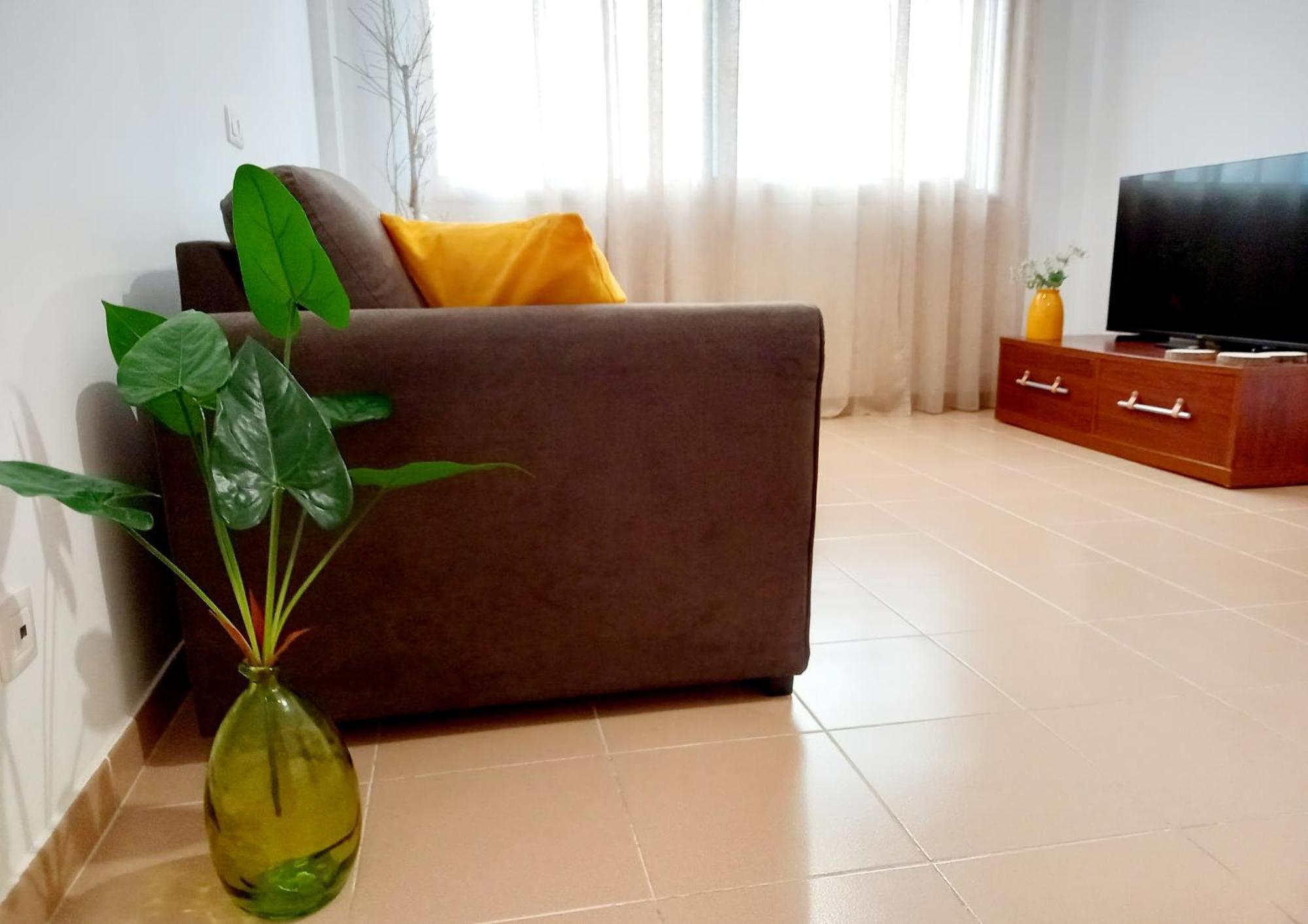 Greenhouse Sardina Luaran gambar